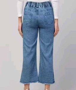 Acid Wash Cropped Jeans