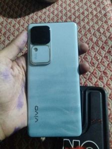 Vivo V30