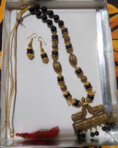 Necklace & Earring Set!