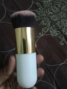 Swiss Beauty Fixer N Brush