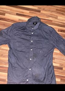 H&amp;M Branded Shirt But Used Length Is 26.5