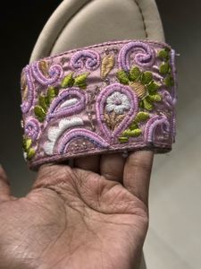 Zudio Embroidery Slipper