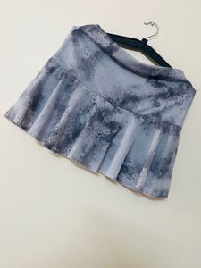 short skirt