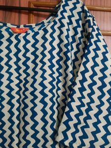 Stylish Blue &amp; White Printed Kurta