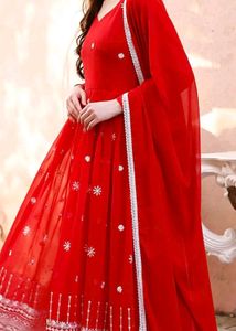 ❤️ Gorgeous Red Embroidered Anarkali Set ❤️