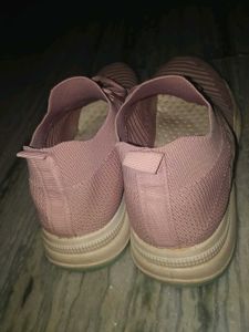 The White pole Women Sneakers