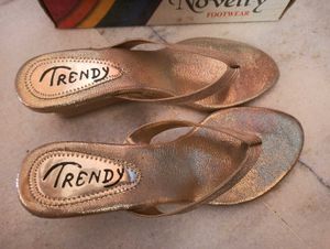 Trendy Gold Flats