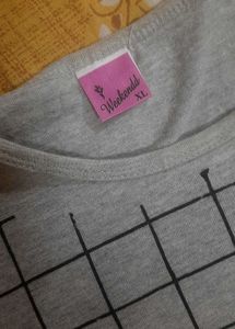Women&#39;s Round NeckT-shirt