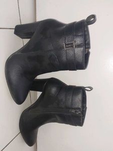 Chic Black Boots | Just like New