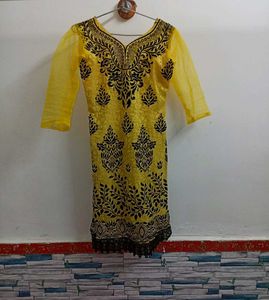 Beautiful Yellow Kurta - Excellent Condition