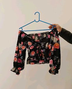 BLACK PEPLUM CROP TOP
