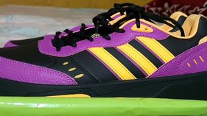 Adidas Sneakers
