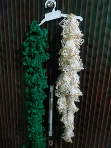 2 Skaaf 💚 Green, White 🤍