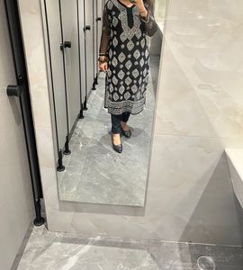 Elegant Black Embroidered Kurta