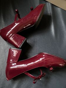 ✨ Chic Burgundy Block Heels ✨ 🍓