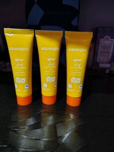Aqualogica Papaya &amp; Vitamin C Spf 50+ Sunscreen