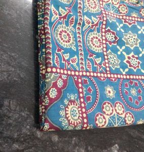Vintage Style Printed Fabric 2.5 Mtr