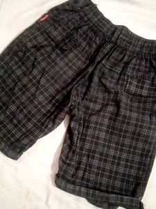 Boy&#39;s Plaid Shorts