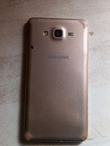 Samsung Galaxy J7 Phone
