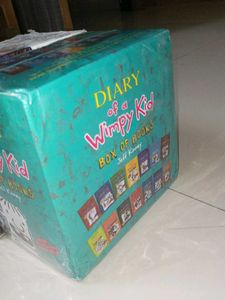 Book Set - Diary of a Wimpy Kid &amp; Solo Leveling