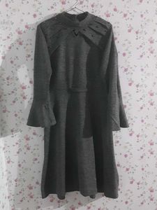Elegant Woolen Grey Midi Dress