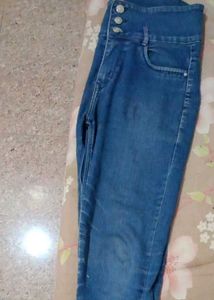 Cute Look ka Secret – Slim Fit Jeans Only ₹300