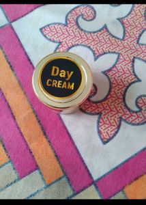 Day Cream Almond Flavour