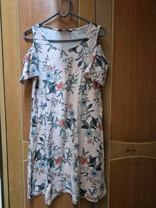 🌸🥰Floral Cold Shoulder Dress🥰🌸
