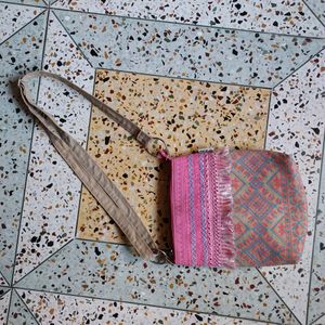 ELEGANT SLING BAG