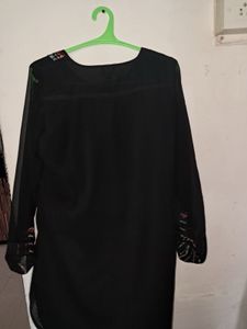 Aneri L Size 38 Black Embroidered Kurti