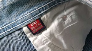 Light Wash Relaxed Fit Jeans