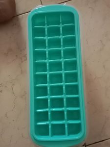 Ice Cube Tray With Box