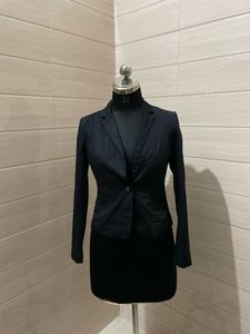 H&amp;M Pintresty 🌸fitted black blazer