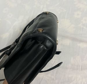 Pre-loved Mini Zara Black Slingbag