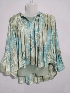 BEAUTIFUL CAPE STYLE TOP