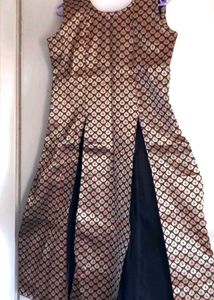 💥🆕️ Black Brocade Long Kurti With Slits (Sleeves Available)