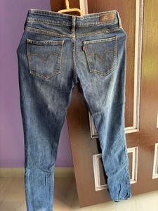 Levis Slim Fit Jeans