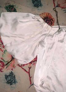 Offshoulder Top