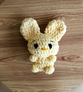Cute Bunny/Rabbit In Light Yello🐰
