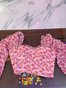 Floral Crop Top - Stylish &amp; Trendy