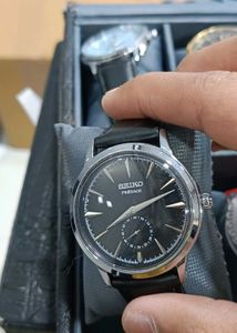 Premium Quality Watch In OFFER