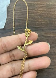 Rose Pendant Necklace