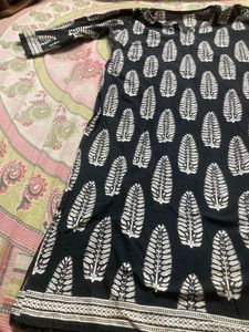 TwoVery Nice Black Printed Pure Cotton Kurty