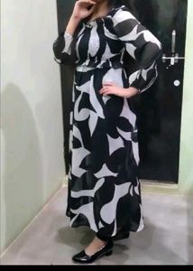 Chic Black & White Maxi Dress