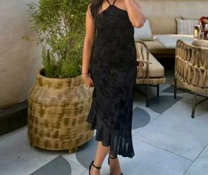 Brand New (NewMe) 🖤Floral Halter Neck Midi Dress