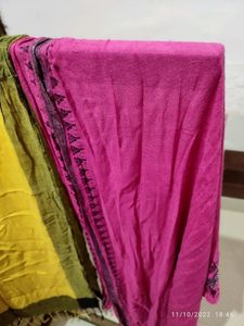 combo of pink and yellow stalls