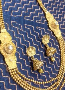 Beautiful Necklace With Earrings