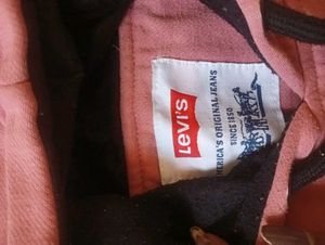 Levi&#39;s Pullover Hoodie