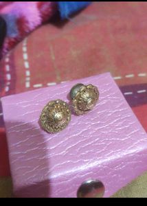 Gold Studs Earing With Bill