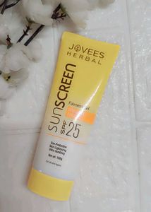 Jovees Herbal Sunscreen SPF 25